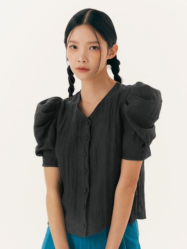 Meok blouse_black - YUGADANG - Modalova