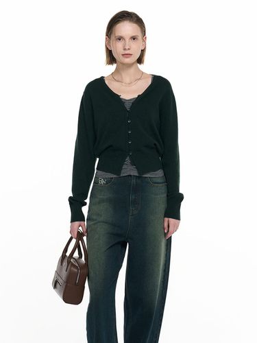 Signature V-neck soft wool cardigan [GREEN] / WBD4 - GENERAL IDEA - Modalova