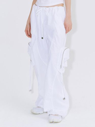 CURVED INCISION CARGO PANTS_WHITE - NIIER NOR - Modalova