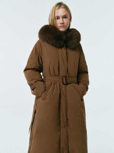 Fur trimming hooded long down (MAEDDW46MBR) - marieclaire - Modalova