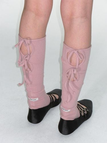 KNIT RIBBON LEG WARMERS_PINK - CRANK - Modalova