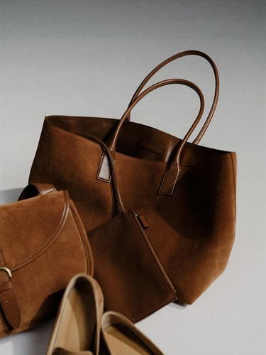 PF24 Margo Suede Tote Bag Caramel - KINDERSALMON - Modalova