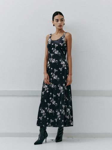 IT_Flower velvet sleeveless dress_BLACK - itte - Modalova