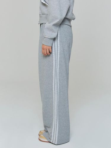 LACE LINE TRACK PANTS - GRAY - ADORE BELLE - Modalova