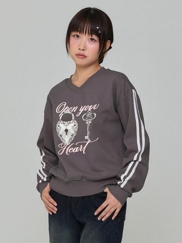 OPEN YOUR HEART V - NECK SWEATSHIRT - CHARCOAL - ADORE BELLE - Modalova