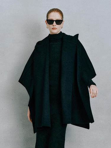 IT_Black mid length cape coat - itte - Modalova