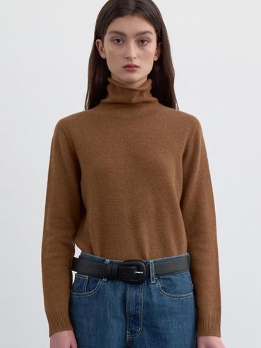 WOOL 100% LOOSE POLO NECK KNIT, CAMEL - LOWTEAL - Modalova