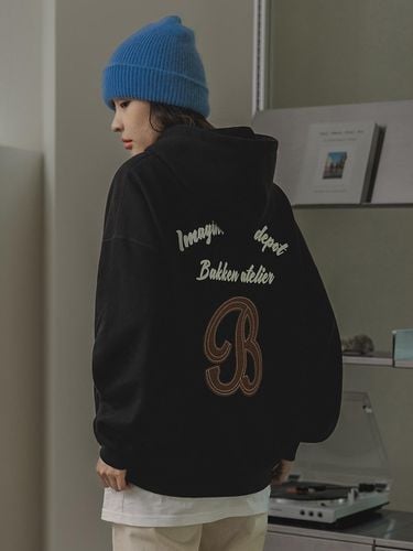 B Symbol applique hoodie BK6989_black - BAKKEN - Modalova