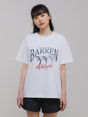 Dolphin Short-Sleeved T-Shirt BK3997_White - BAKKEN - Modalova