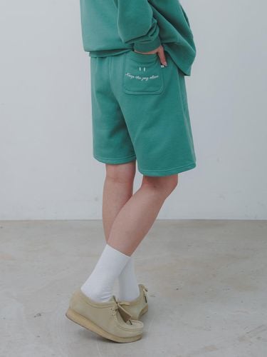 Smile Embroidered Logo Shorts BK2985_Green - BAKKEN - Modalova