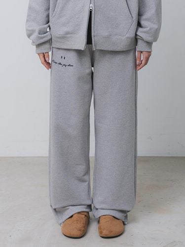 Smile Embroidered Logo Semi-Wide Sweat Pant - BAKKEN - Modalova