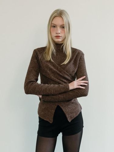 LAYERED WRAP T - SHIRT / BROWN - MOIFAIRE - Modalova