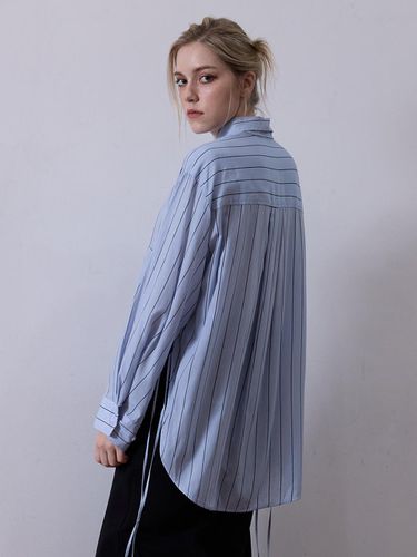 VERTICAL SIDE SLIT SHIRT - SKY BLUE - LE STUDIO - Modalova