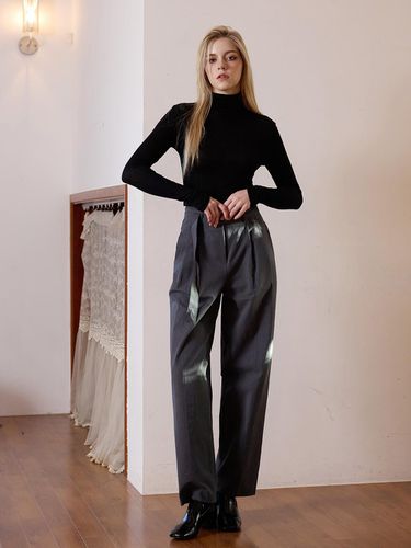 HIGH WAIST 2TUCK PANTS - DARK GREY - LE STUDIO - Modalova