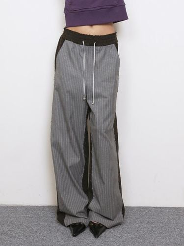 FRONT STRIPE EFFORTLESS PANTS, GREY - Polysooem - Modalova