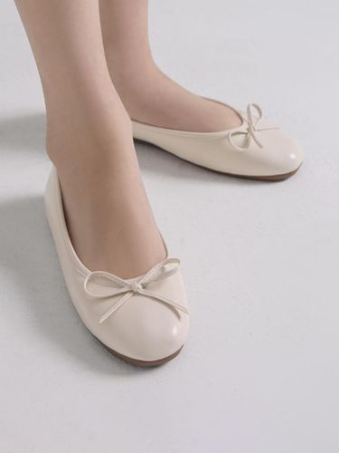 Camellia Ribbon Flat (Leather) (5color) PLLTR1e106 - CHAAKAN - Modalova