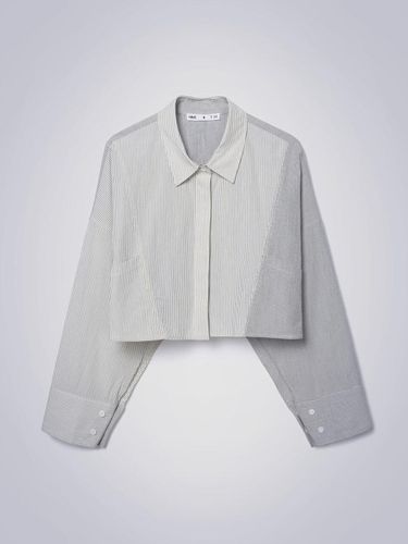 COLOR BLOCK CROP BLOUSE [LIGHT BEIGE] - HAUS 072C - Modalova