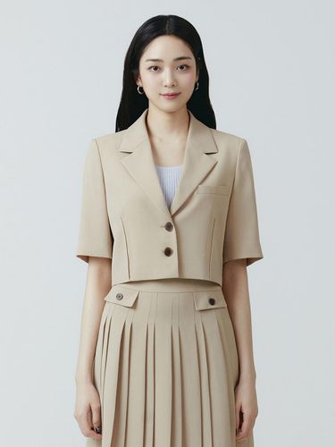 Two-Button Crop Short-Sleeve Blazer ITO5BJK210 (2COLOR) - IT MICHAA - Modalova
