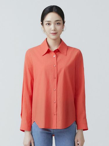 ITSMYSHA Lettering Point Shirt ITO5WBL960 (2COLOR) - IT MICHAA - Modalova
