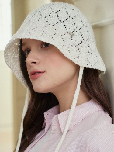 Marchen White Caps for Women | Modalova