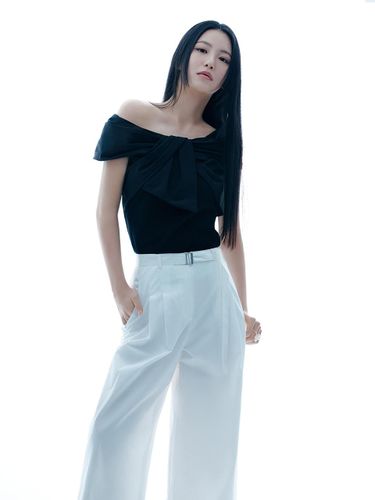 ItMICHAA Off-Shoulder Color Block Blouse (ITP5ZBL850) (2 Colors) - IT MICHAA - Modalova