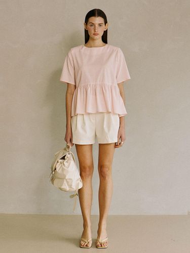 Shirred Crop Blouse [Pink] - PADO SEOUL - Modalova