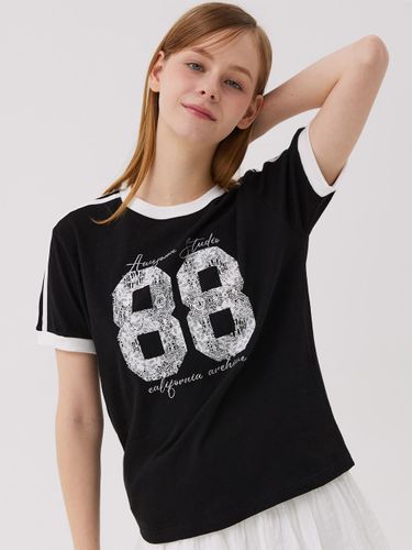 Lace Embroidered Short Sleeve T-shirt [Black] - Awesomestudio - Modalova