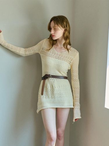 V-NECK LACE KNIT DRESS [BEIGE] - camino - Modalova