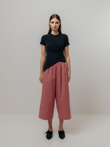 ASYMMETRIC T-SHIRT [BLACK] - Emin & Paul - Modalova