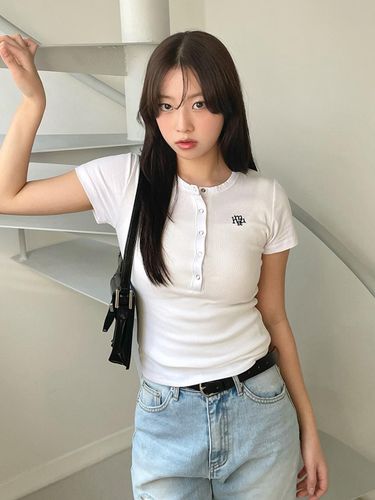Semi-open Logo Short-sleeve T-shirt [3 colors] - muahmuah - Modalova