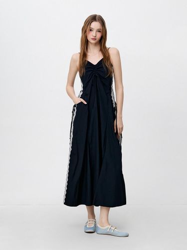 Side Lace Light Dress () - SJYP - Modalova