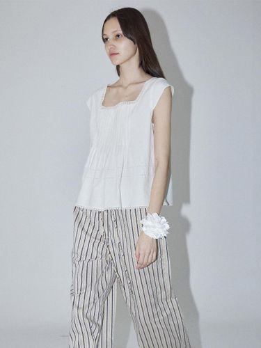 LACE SQUARE NECK BLOUSE [IVORY] - Enor - Modalova