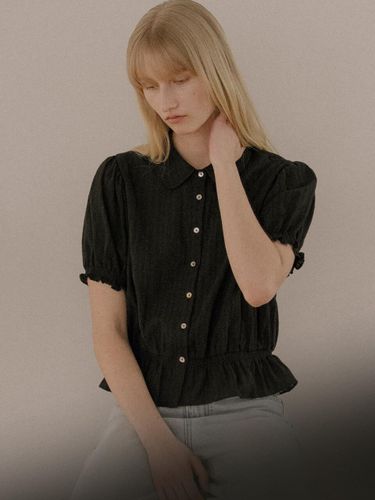 Frill Collar Crop Blouse (KNSS04BL08) [Black] - KNOWN BETTER - Modalova