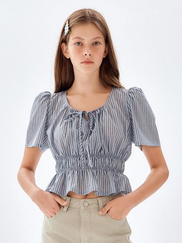 Shirring Crop Blouse - FRONTROW - Modalova