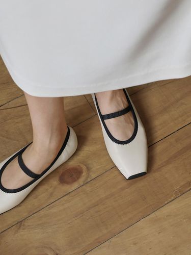 Square Toe Mary Jane Flat Shoes - SAPPUN - Modalova