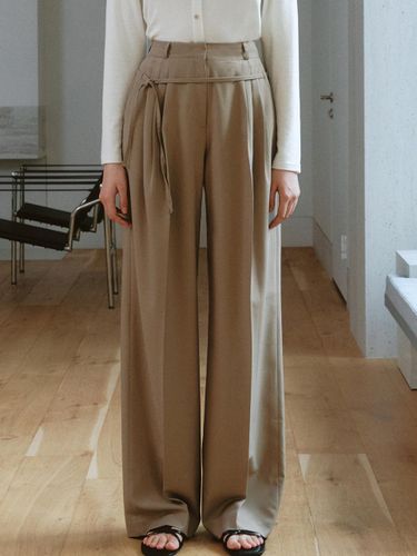 Low Belt Three-Tuck Wide-Leg Trousers [Beige] (COMOS1330) - ourcomos - Modalova