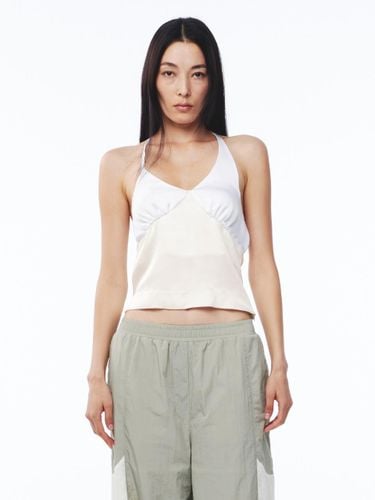 Satin Shirring Halter Top [Buttery Yellow Off-beige] - Kijun - Modalova