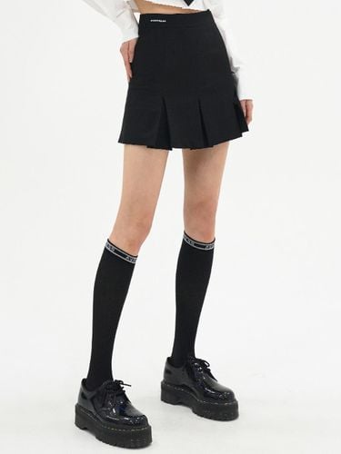 Pleated Polyester Mini Skirt [Black] - AVANDRESS - Modalova