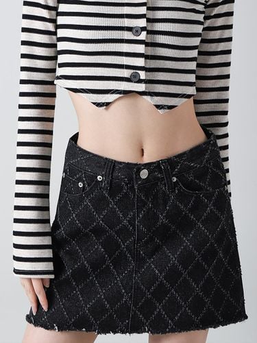 Quilting H-line Cotton Mini Skirt [BLACK] - AVANDRESS - Modalova