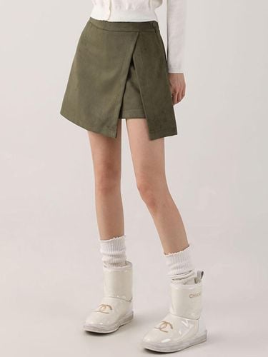 Suede Chic Slit Mini Skirt [KHAKI] - AVANDRESS - Modalova