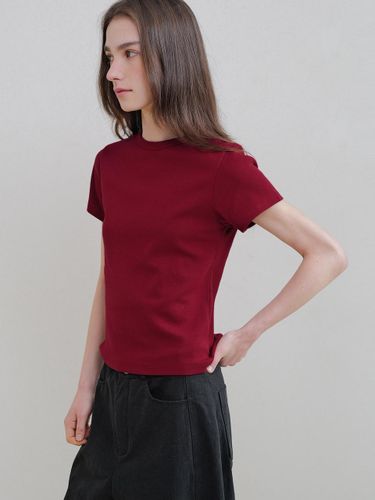 Fitted Short Sleeve T-shirt [RED] - ANDNEEDS - Modalova