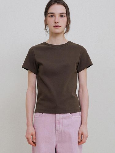 Fitted Short Sleeve Cotton Blend T-Shirt [Brown] - ANDNEEDS - Modalova