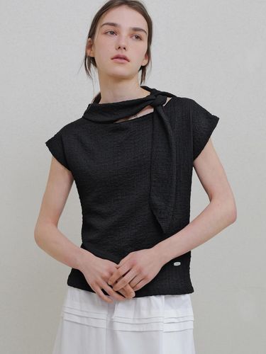 Lightweight Scarf Adaptable Blouse [Black] - ANDNEEDS - Modalova