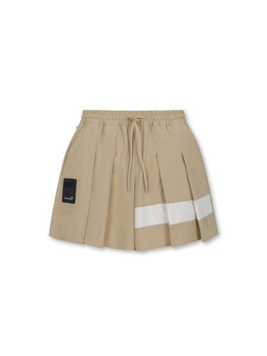 Line Contrast Pleated Elastic Waist Shorts [Beige] (G5PAW24612BEX) - Golden Bear - Modalova