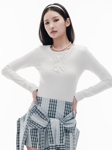 Pleated Embroidered Long Sleeve T-Shirt [Ivory] - HIGHSCHOOLDISCO - Modalova