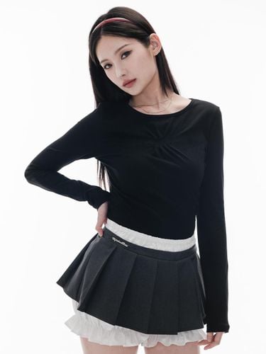 Pleated Embroidered Long Sleeve T-Shirt [Black] - HIGHSCHOOLDISCO - Modalova