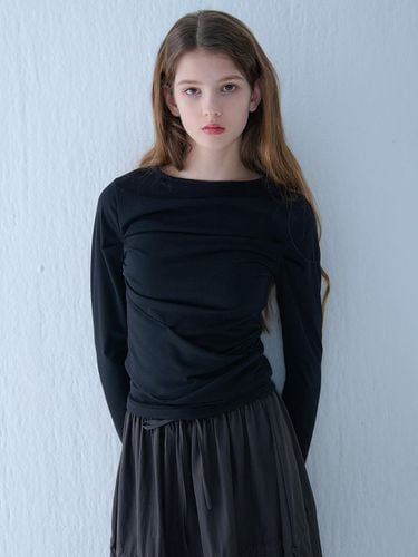 Pin Tuck Strap Long Sleeve T-shirt [Black] - camino - Modalova