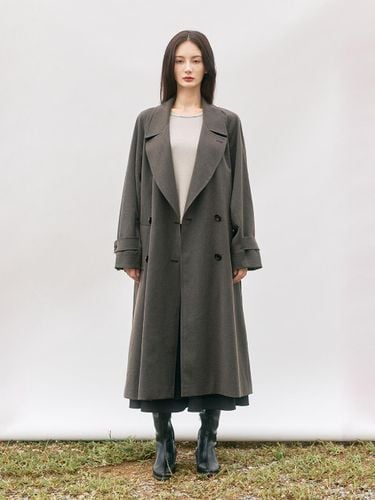 Classic Raglan Double-Breasted Long Coat [Khaki] - MONOPHOBIA - Modalova