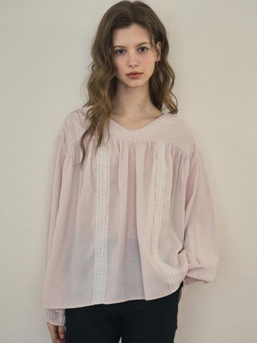 Soft Shirring Lace Blouse [] (O25-TP02) - OUR NOSTALGIA - Modalova