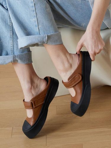 Solid Ground Clog Mules [BROWN] - CESTI - Modalova